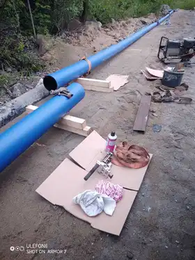 Připravené díly potrubí PE před svařením, cementárna Hranice