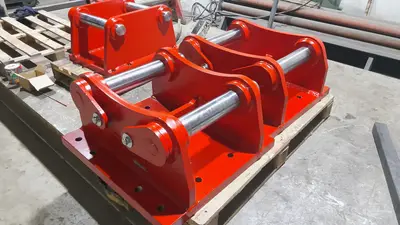 Hydraulický adaptér s nátěrem připravený k expedici