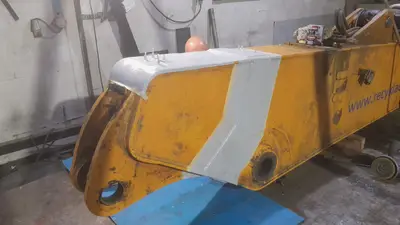 Rameno rypadla po opravě a nátěru, SMOLO Recycling