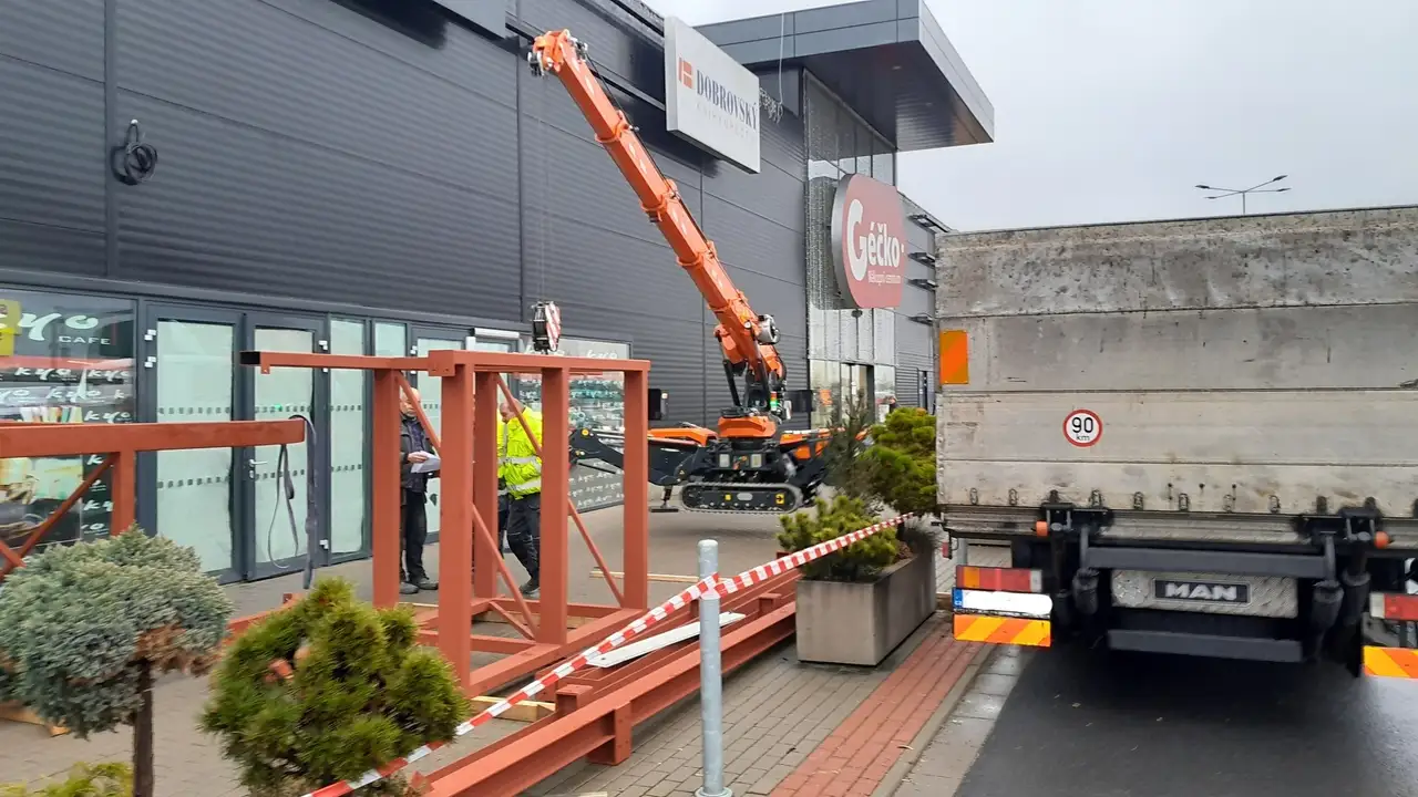 Dovoz ocelové konstrukce na stavbu, Suchý bar Ostrava